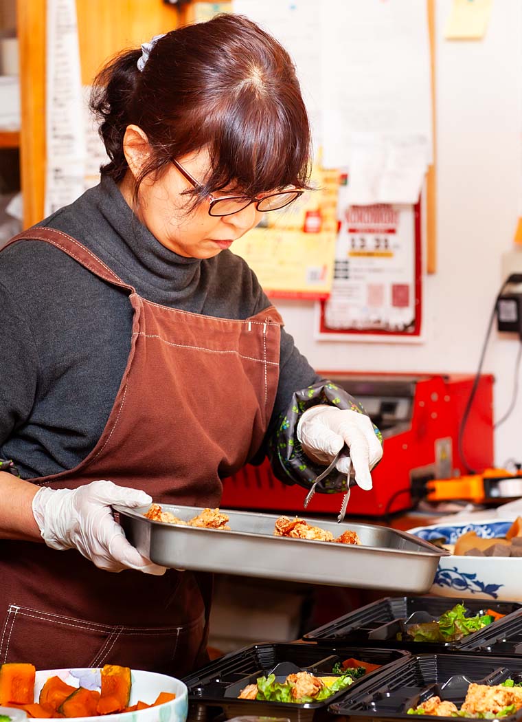 青果とおばんざいの店 岸晴 店主